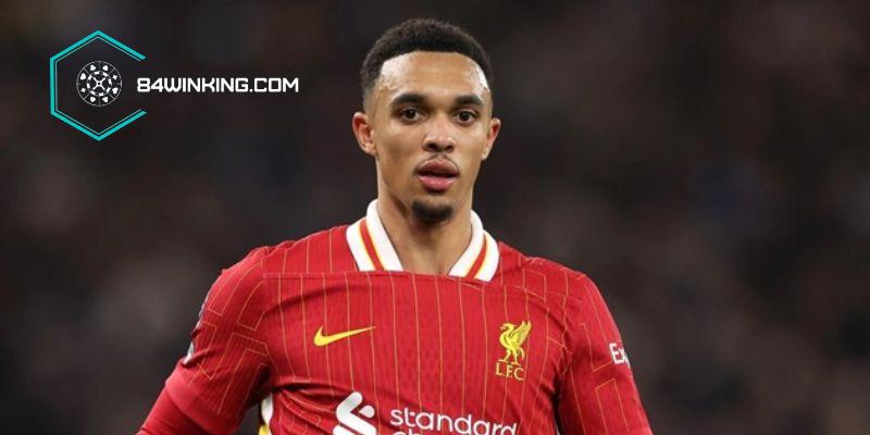Alexander-Arnold gặp chấn thương mắt cá