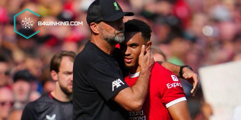Alexander-Arnold nguy cơ mất suất trên tuyển